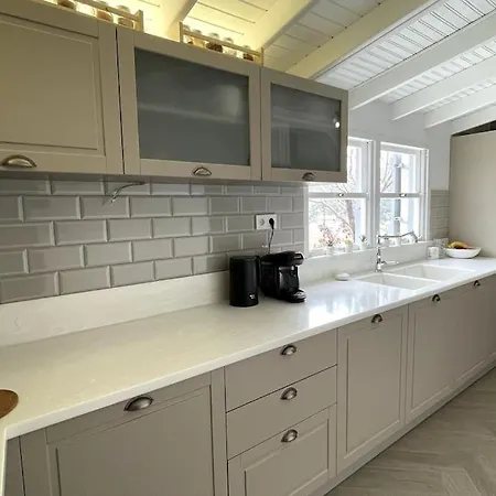 Maria - Modern 3 Bed With Panoramic Sea View